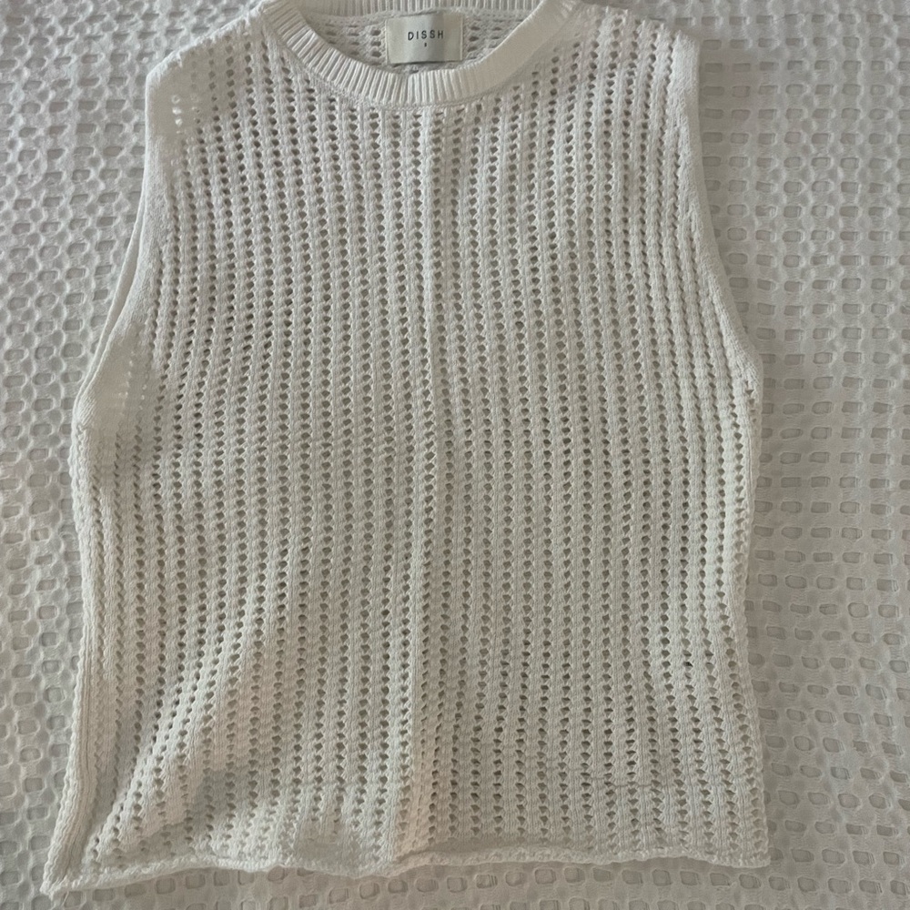 DISSHWhite Sleeveless Knit Top